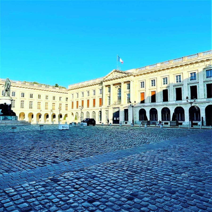 Aux Clefs Des Sacres - Dans Un Hotel Particulier Situe Rue Du Marc - Reims - Hyper Centre Forum Mairie Boulingrin Экстерьер фото